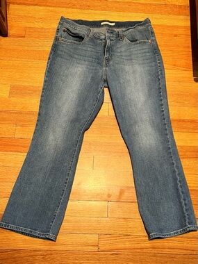 Levi’s 415 Relaxed Bootcut Jeans
